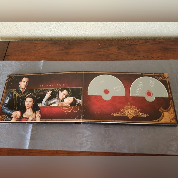 The Tudors: The Complete Series - Picture 6 of 11